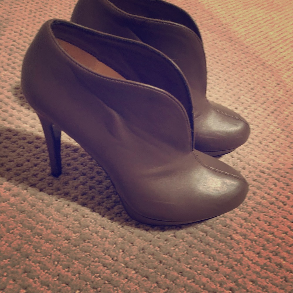 Audrey Brooke size 7 bootie
